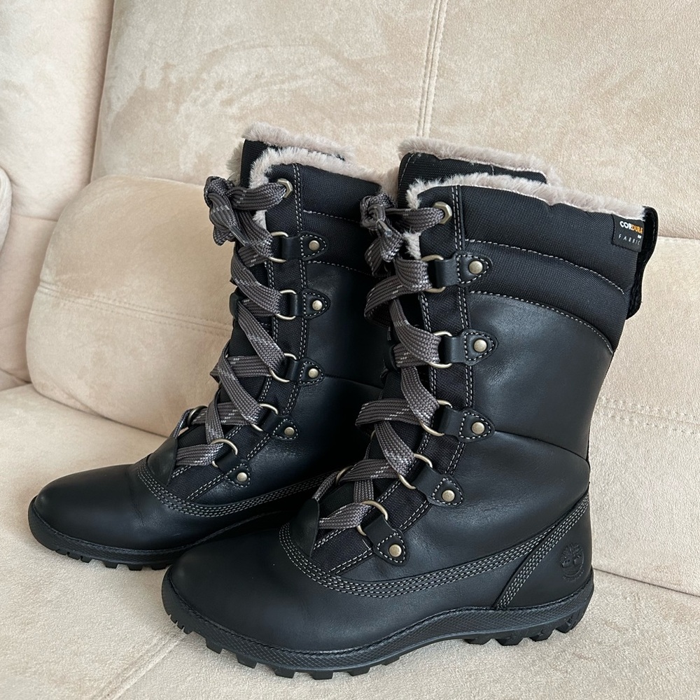Like New Timberland Women's Earthkeepers Comfy Warm Stylish, Waterproof Boots - Picture 2 of 16